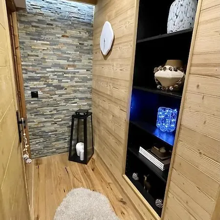 -white Aster- Charming Renovated Apartment Megeve