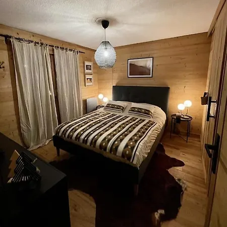 -white Aster- Charming Renovated